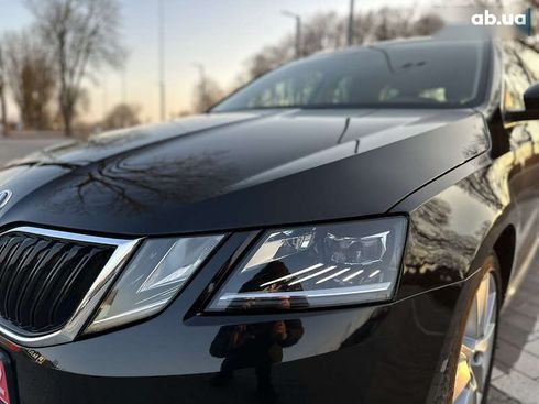 Skoda Octavia 2018 - фото 11