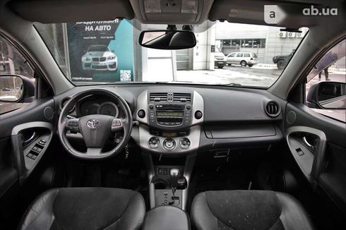Toyota RAV4 2011 - фото 12