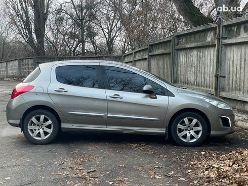 Peugeot 308 2011 бежевый - фото 11