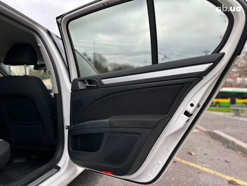 Skoda Superb 2012 белый - фото 24