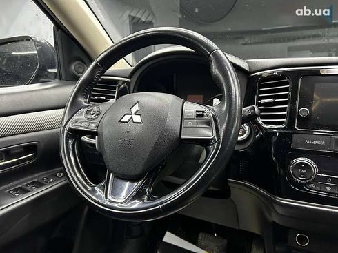 Mitsubishi Outlander 2016 - фото 17