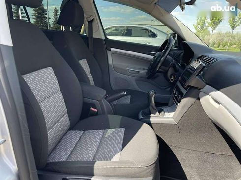 Skoda Octavia 2011 - фото 19
