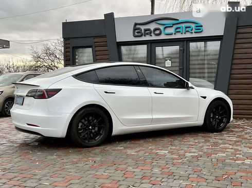 Tesla Model 3 2021 - фото 6