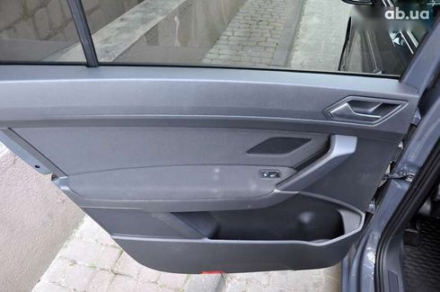 Volkswagen Touran 2020 - фото 17