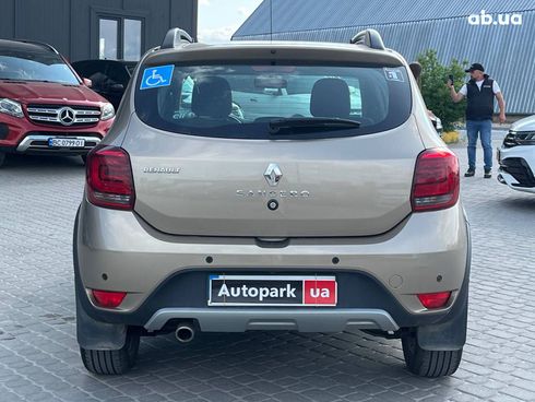 Renault Sandero 2019 бежевый - фото 24