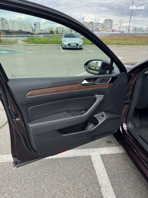 Volkswagen Passat 2016 красный - фото 39