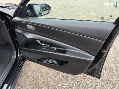 Hyundai Elantra 2021 - фото 16