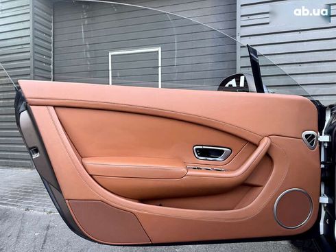 Bentley Continental GT 2014 - фото 26