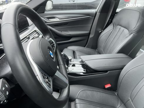 BMW 5 серия 2022 - фото 35