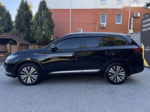 Mitsubishi Outlander 2021 - фото 14