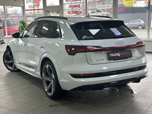 Audi E-Tron 2022 - фото 6