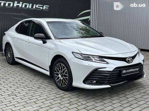 Toyota Camry 2021 - фото 6