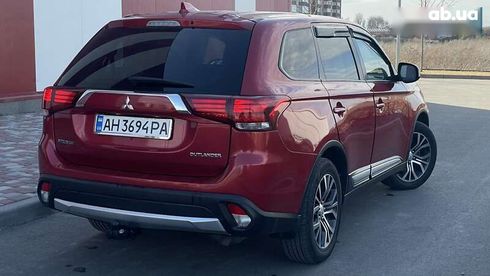 Mitsubishi Outlander 2017 - фото 4