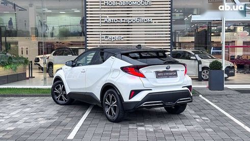 Toyota C-HR 2021 - фото 2