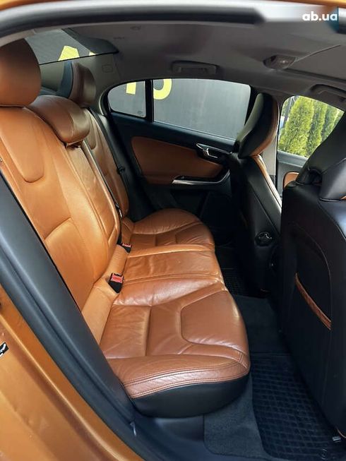 Volvo S60 2013 - фото 16