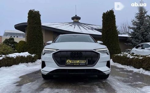 Audi E-Tron 2022 - фото 2