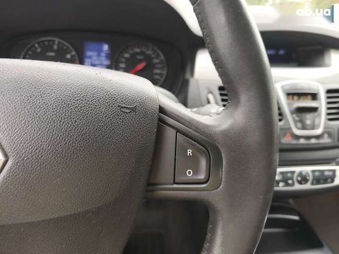 Renault Laguna 2011 - фото 19
