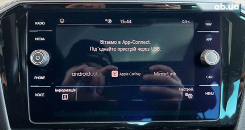 Volkswagen Passat 2018 - фото 25
