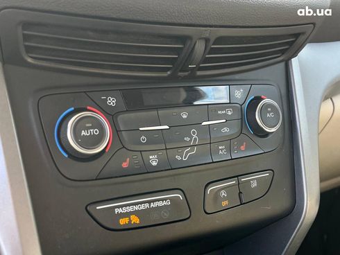 Ford Escape 2016 белый - фото 44