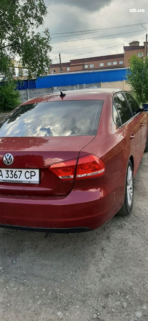 Volkswagen Passat 2014 красный - фото 11