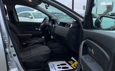 Renault Duster 2019 - фото 13