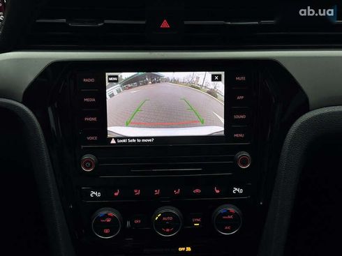 Volkswagen Passat 2019 - фото 30