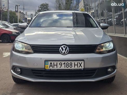 Volkswagen Jetta 2012 - фото 3