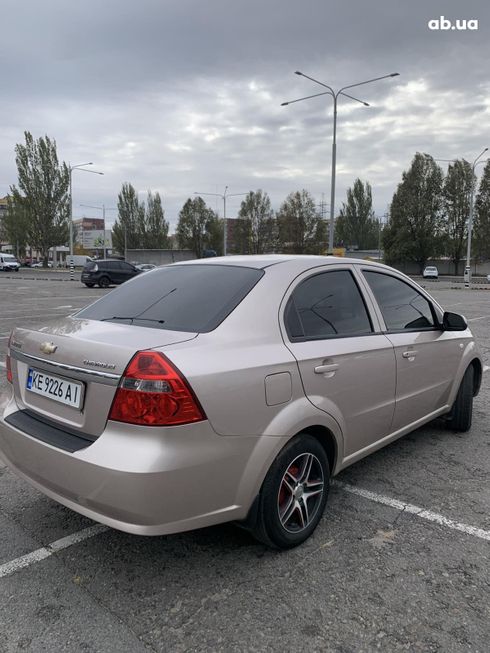 Chevrolet Aveo 2008 бежевый - фото 5