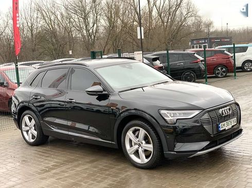 Audi E-Tron 2022 - фото 7