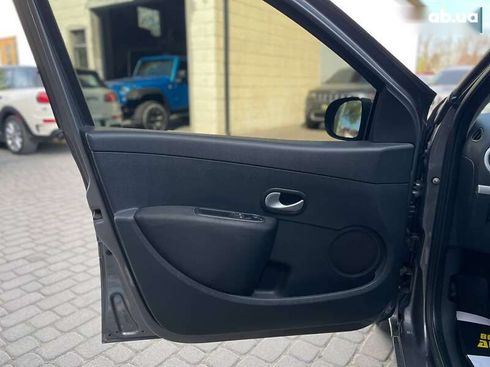 Renault Clio 2012 - фото 19