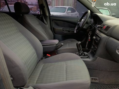 Skoda Octavia 2005 серый - фото 24