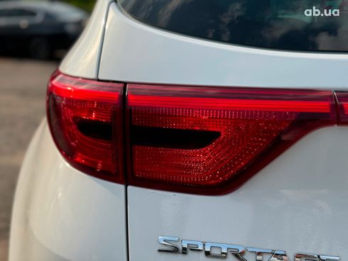 Kia Sportage 2016 белый - фото 11