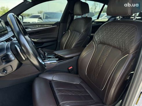 BMW 5 серия 2017 - фото 25