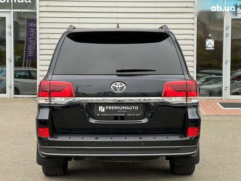Toyota Land Cruiser 2019 - фото 12