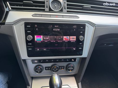 Volkswagen Passat 2019 серый - фото 15