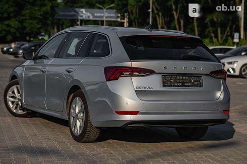 Skoda Octavia 2020 - фото 16