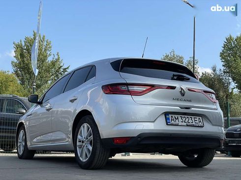 Renault Megane 2016 - фото 21