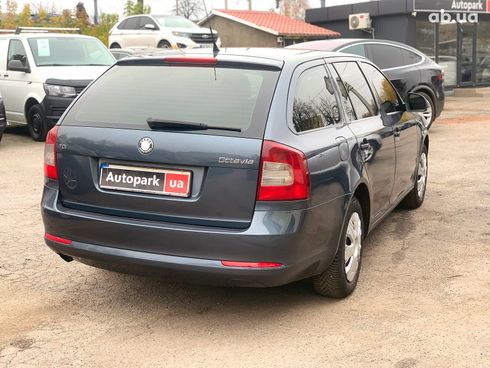 Skoda Octavia 2010 серый - фото 5