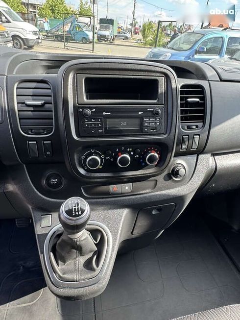 Renault Trafic 2021 - фото 21