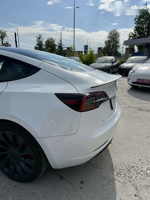 Tesla Model 3 2022 - фото 10