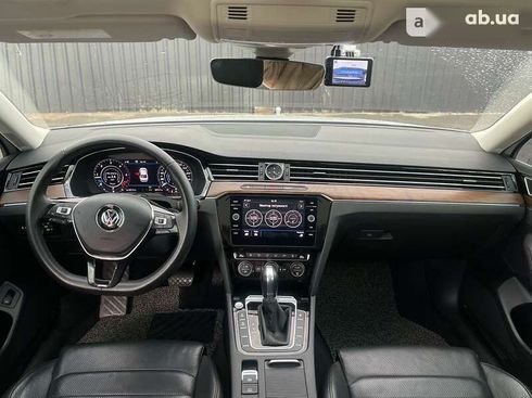 Volkswagen Passat 2018 - фото 18