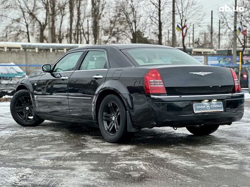 Chrysler 300C 2005 черный - фото 7