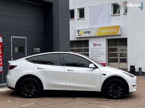 Tesla Model Y 2023 - фото 11