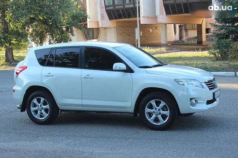 Toyota RAV4 2011 - фото 13