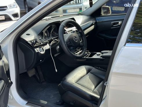 Mercedes-Benz E-Класс 2011 белый - фото 21