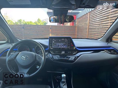 Toyota C-HR 2019 - фото 18