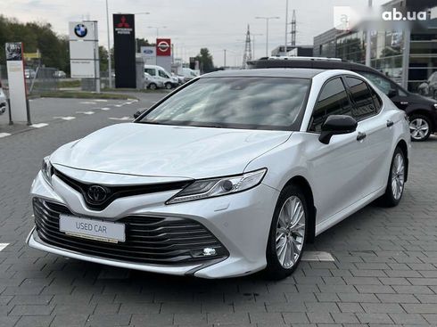 Toyota Camry 2018 - фото 17