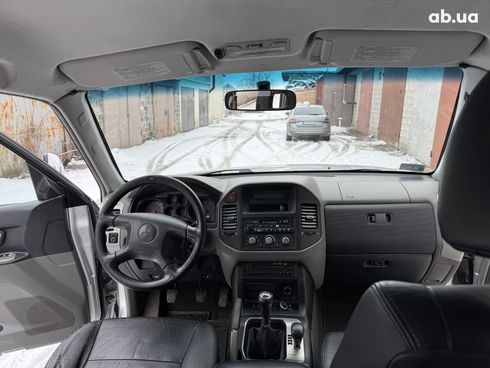 Mitsubishi Pajero Wagon 2001 серебристый - фото 16