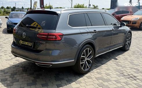 Volkswagen passat alltrack 2017 - фото 7