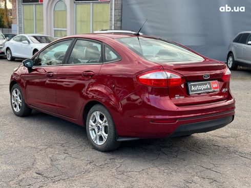 Ford Fiesta 2016 красный - фото 8